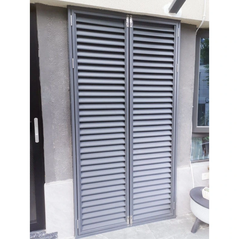 Venetian Blinds ပြတင်းပေါက်
